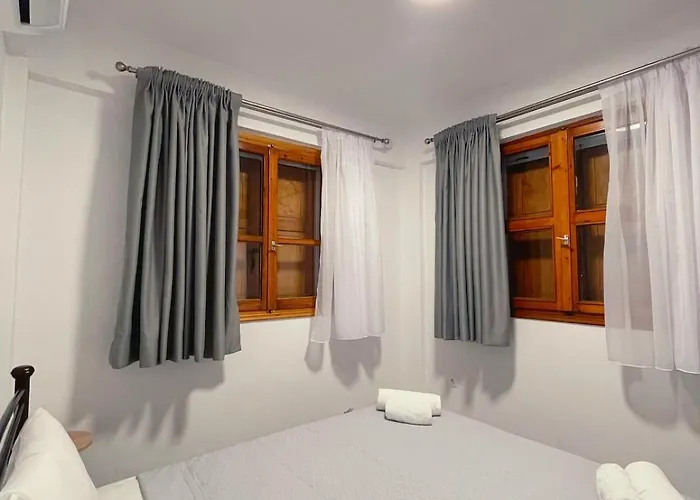 Country House, Lagoudi Village بيت للعطل